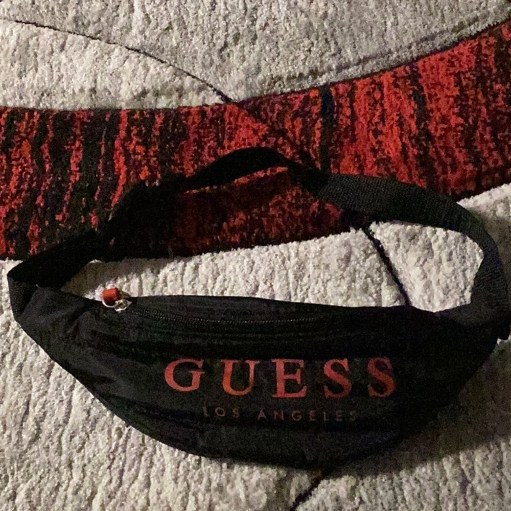 Guess Fanny pack from guess going for 60$